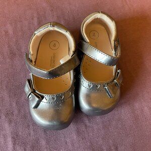 Silver toddler girl shoes size 4 - Like NEW